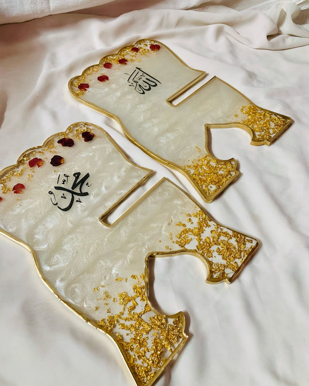 Rose Petals & Gold Flakes Luxury Quran Resin Rehal