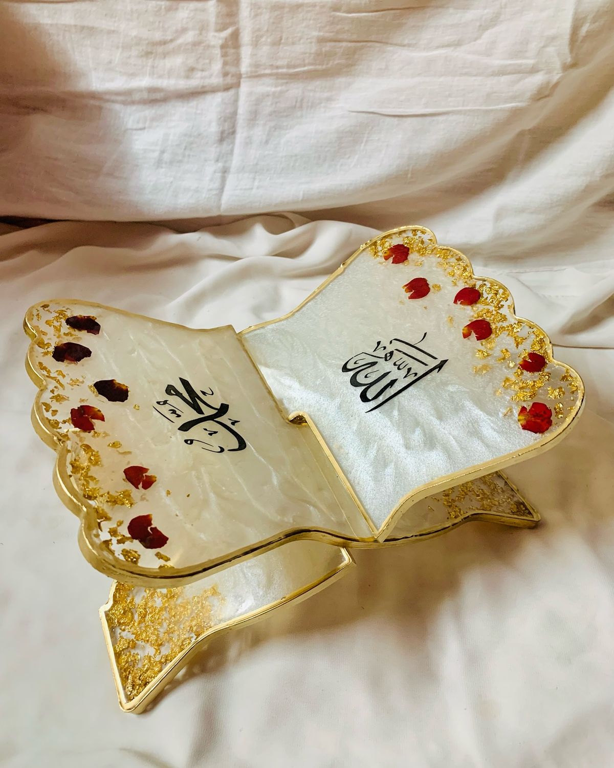 Rose Petals & Gold Flakes Luxury Quran Resin Rehal