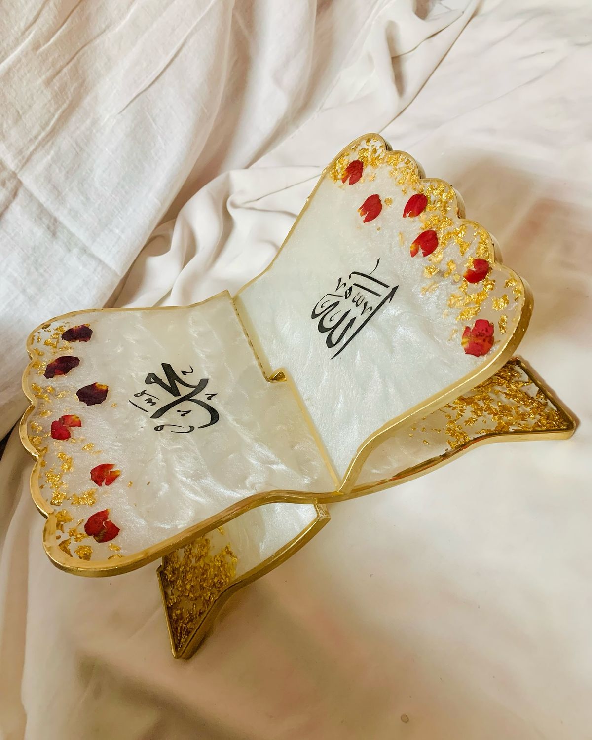 Rose Petals & Gold Flakes Luxury Quran Resin Rehal